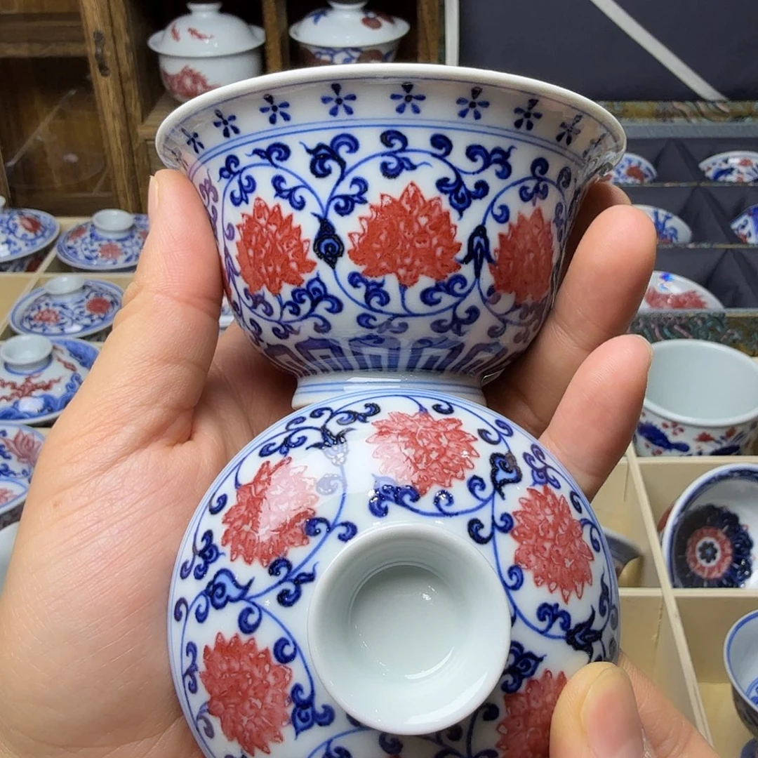 青花釉里红金刚莲盖碗