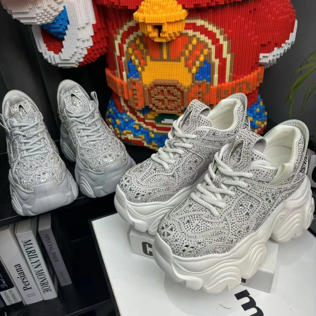 【飘飘】定制“克拉恋”时尚休闲老爹鞋女厚底增高百搭潮流透气-Z9059