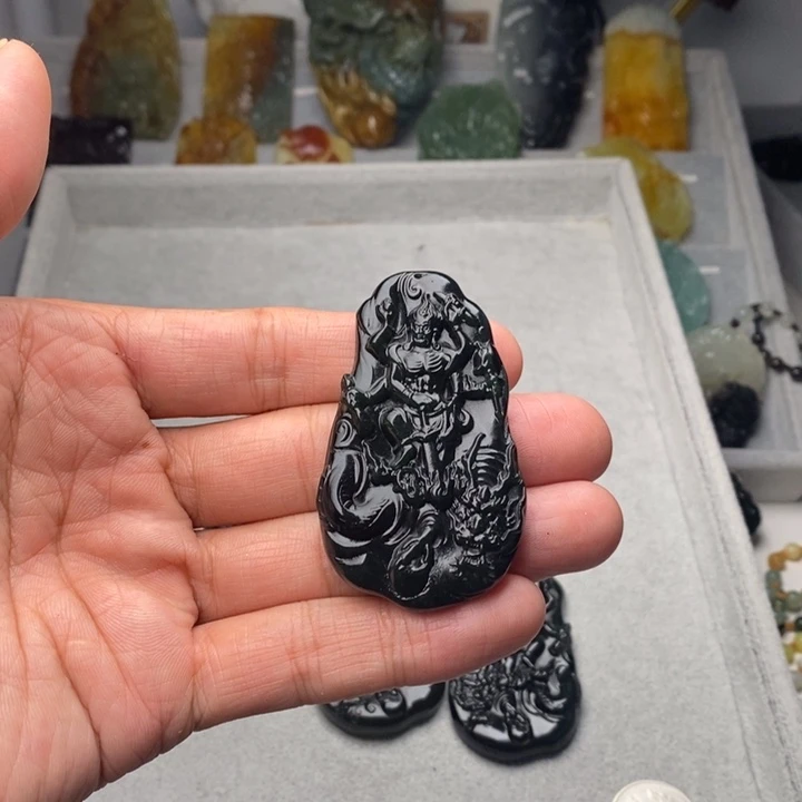 蛇纹石玉颈饰未镶嵌鹧***澜