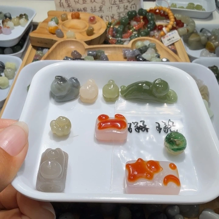 璐***璐和田玉未镶嵌珠宝半成品