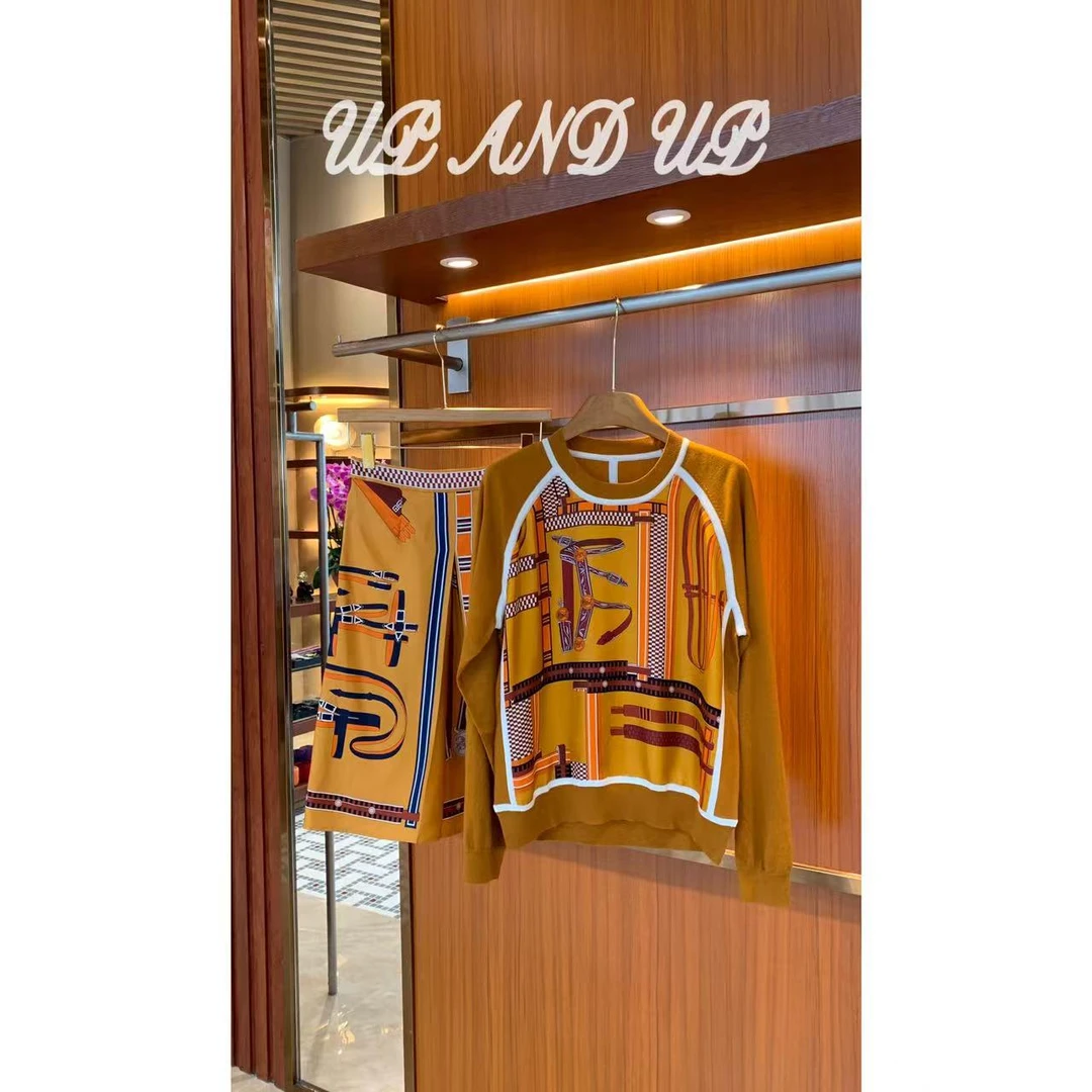 ‘米兰走秀’客定款 轻奢必入 舒适好穿长袖上衣设计半裙套装