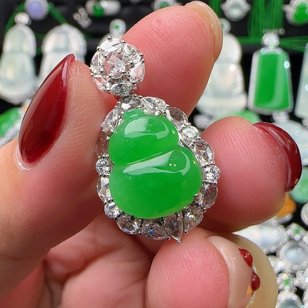 翡翠18K金镶嵌颈饰天然翡翠