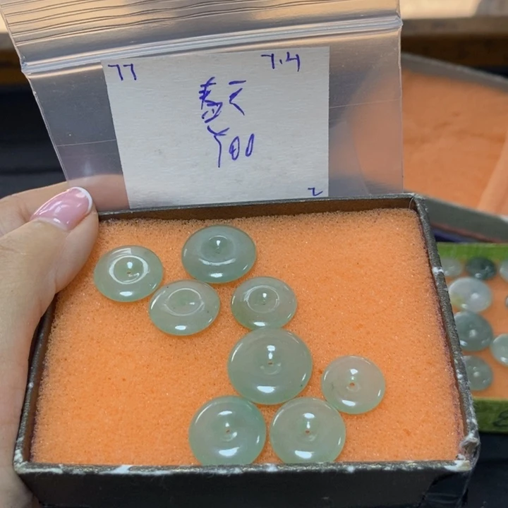 春***燕定制翡翠未镶嵌不退