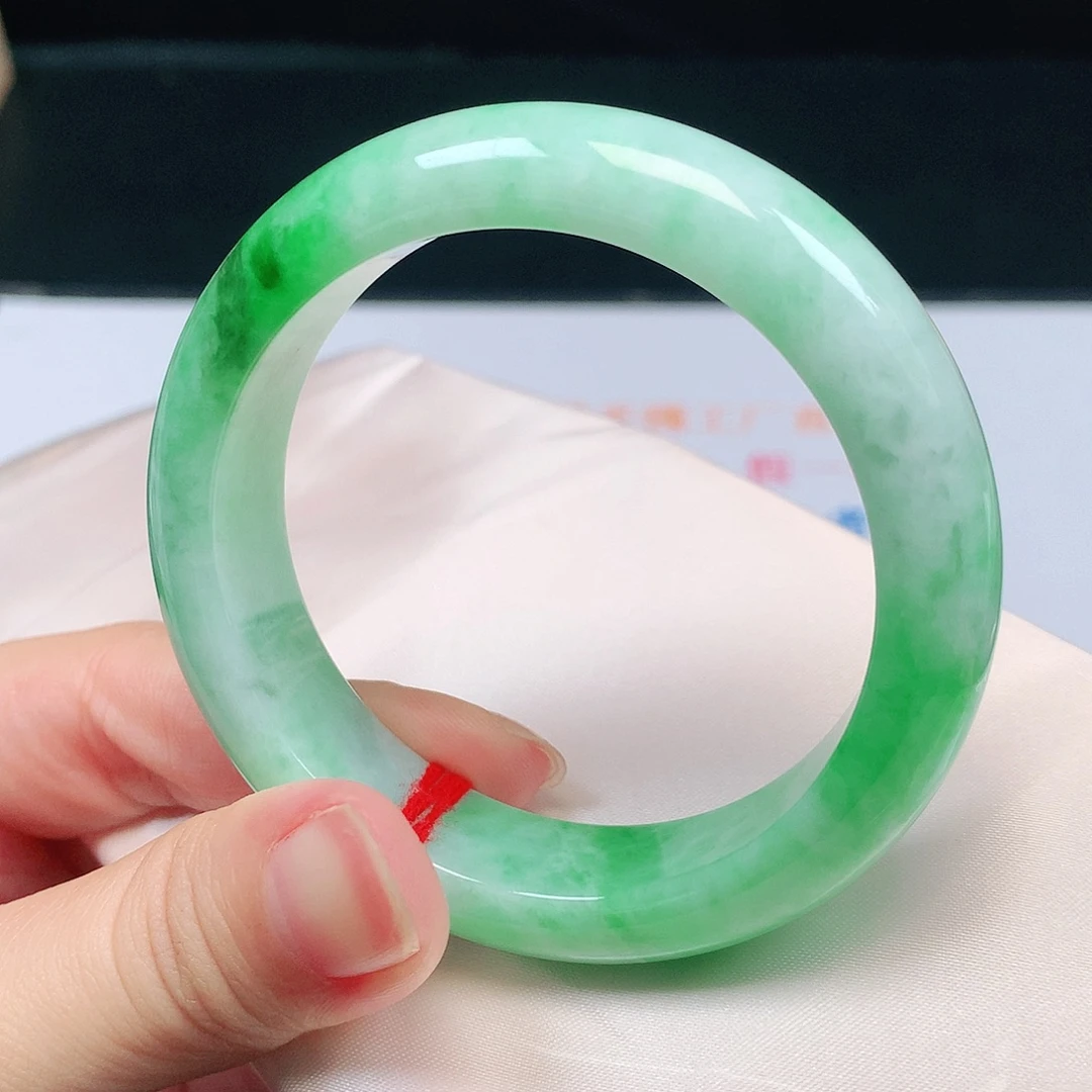 翡翠未镶嵌手镯1952