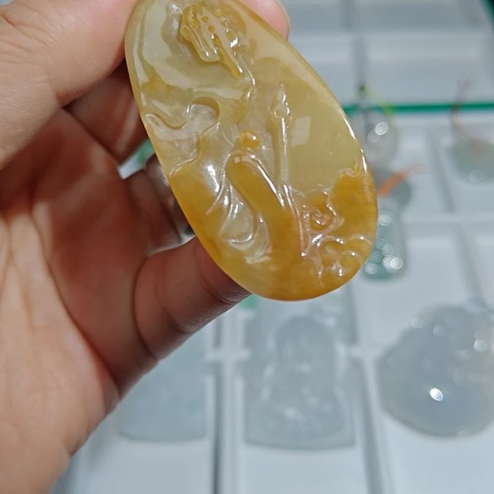 翡翠未镶嵌颈饰悟道