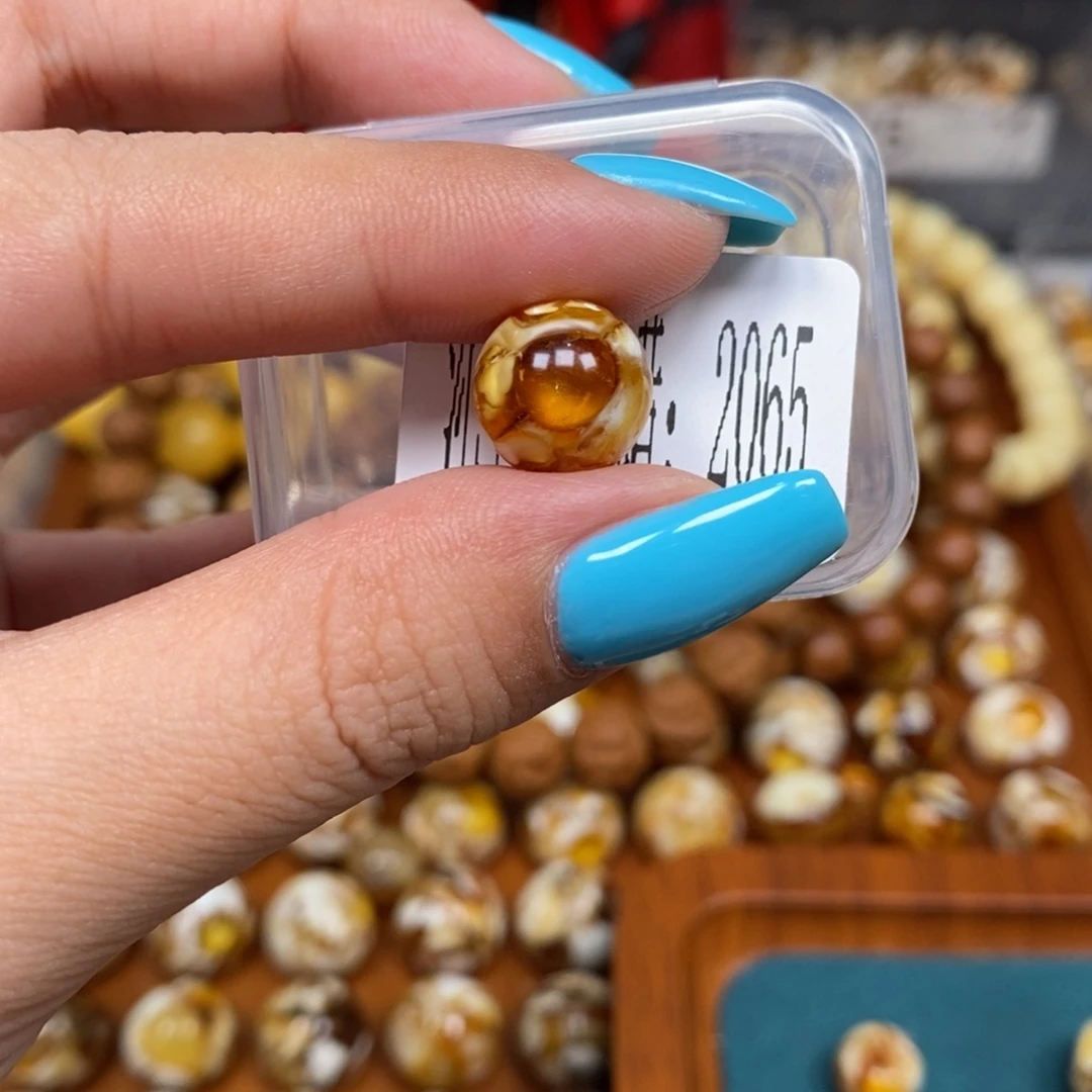 蜜蜡未镶嵌珠宝奇石2065