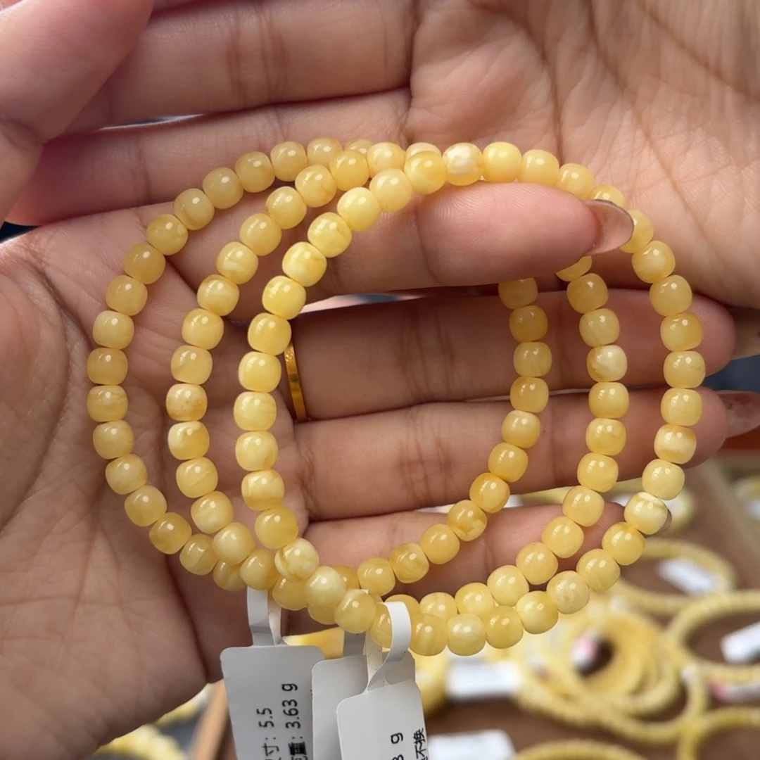 琥珀未镶嵌裸石多样性发其一