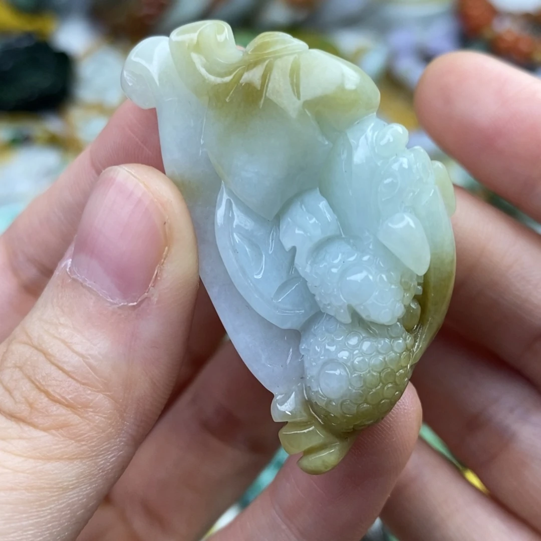 翡翠未镶嵌颈饰吊坠