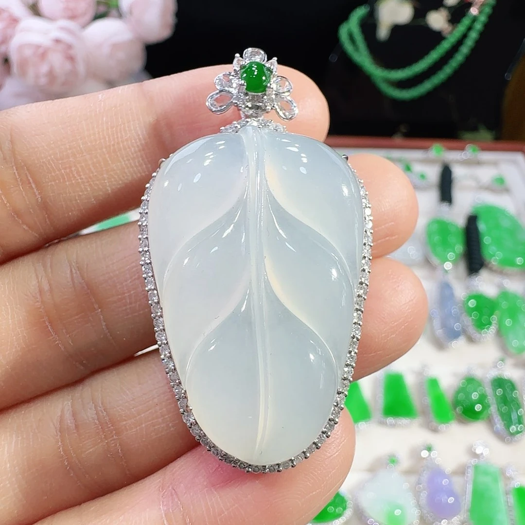 翡翠吊坠(不含链)18K金镶嵌