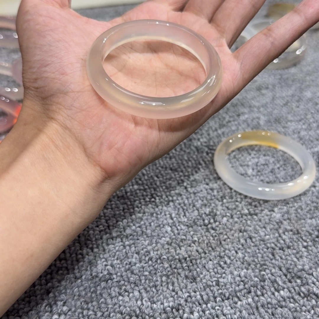 玛瑙/玉髓手镯未镶嵌小****?24