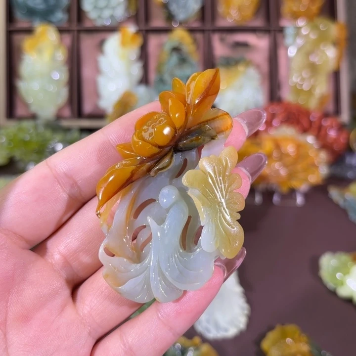 未镶嵌蛇纹石玉颈饰楠*?随机发