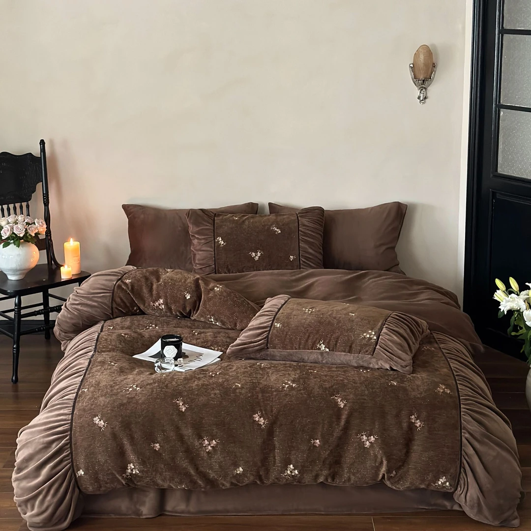 小玲子 秘密花园 高克重牛奶绒 轻奢 高端 雕花 抗静电 套件