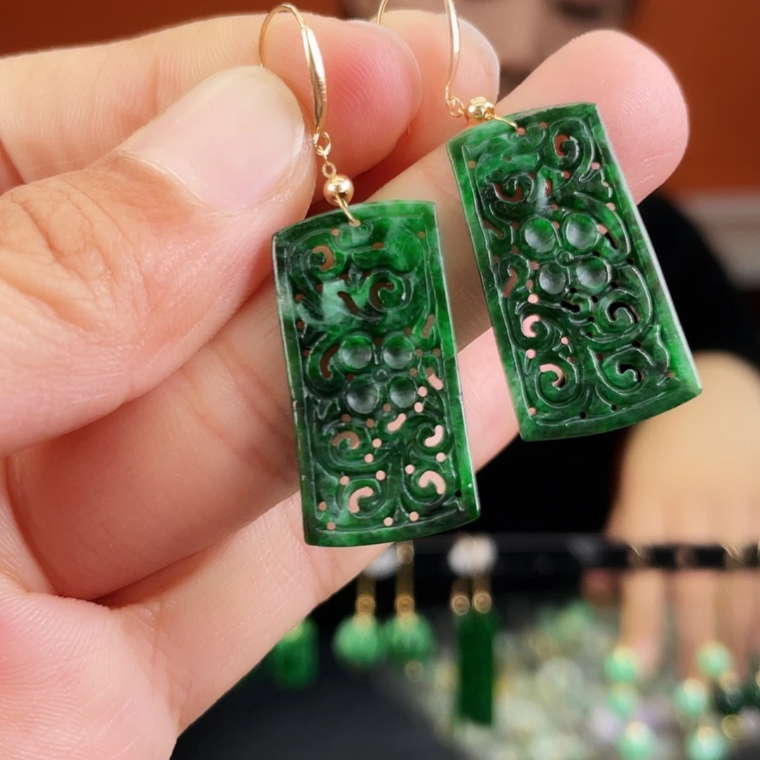 翡翠18K金镶嵌耳饰