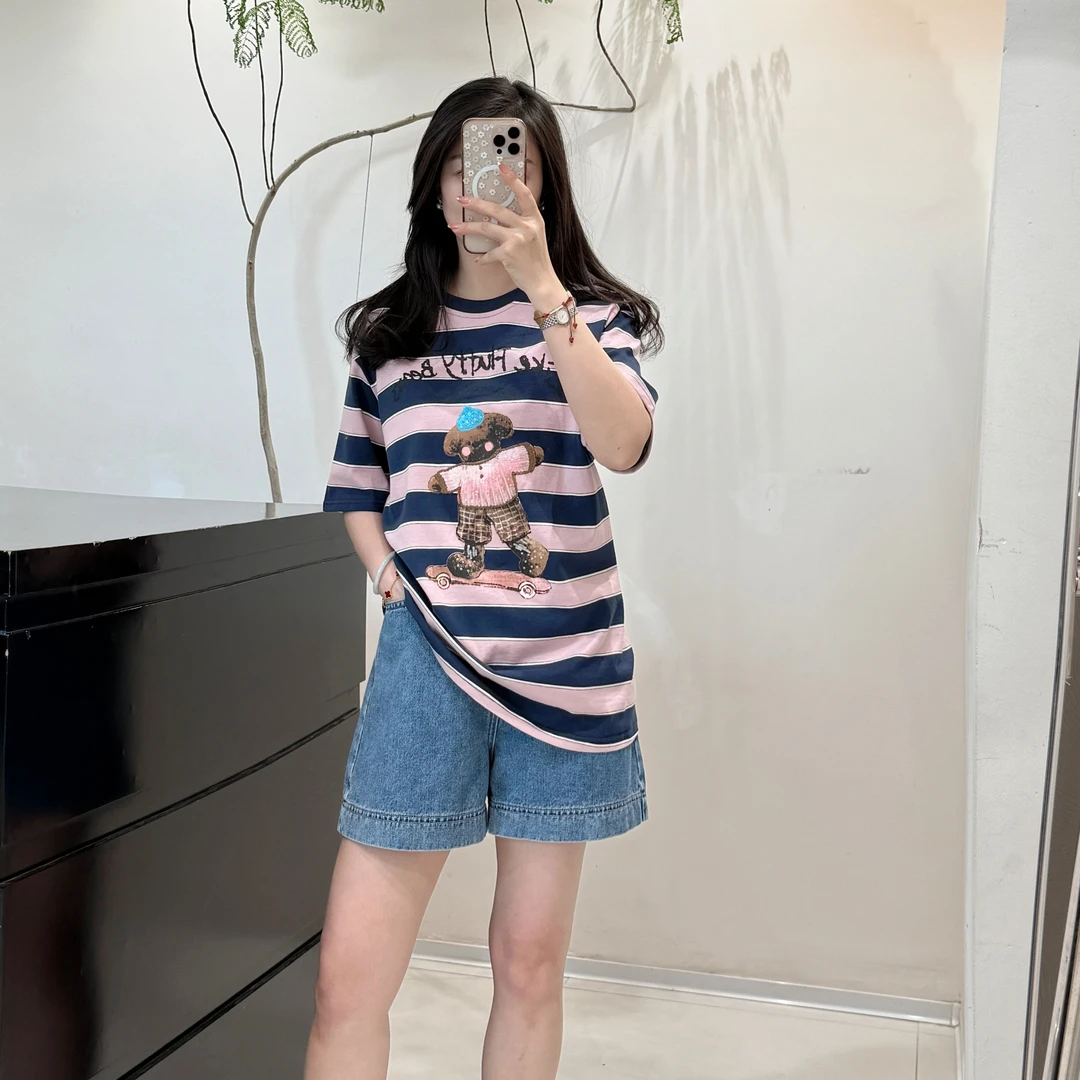 宽松版中场珠片小熊T
