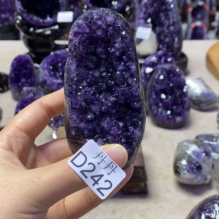 未镶嵌水晶大型摆件（非配饰）