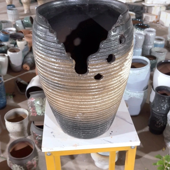 紫砂花盆口径24高度39一只