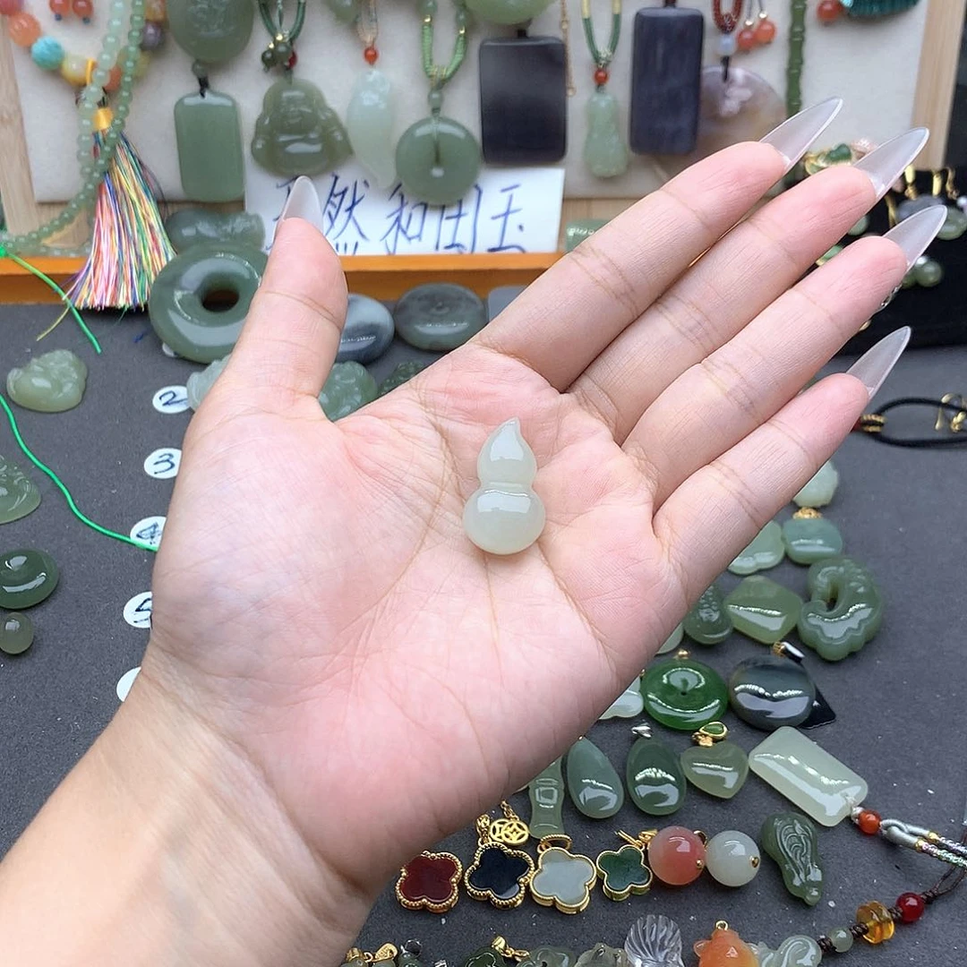 和田玉未镶嵌吊坠(不含链)