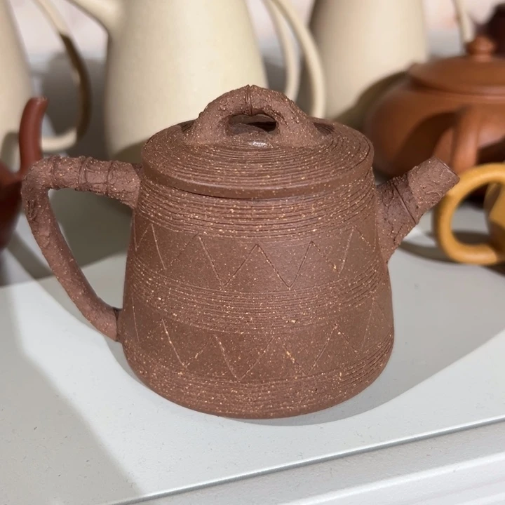 紫砂茶案螺丝纹高瓢130cc