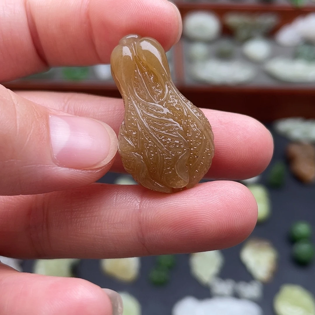 颈饰未镶嵌和田玉糖色白菜吊坠