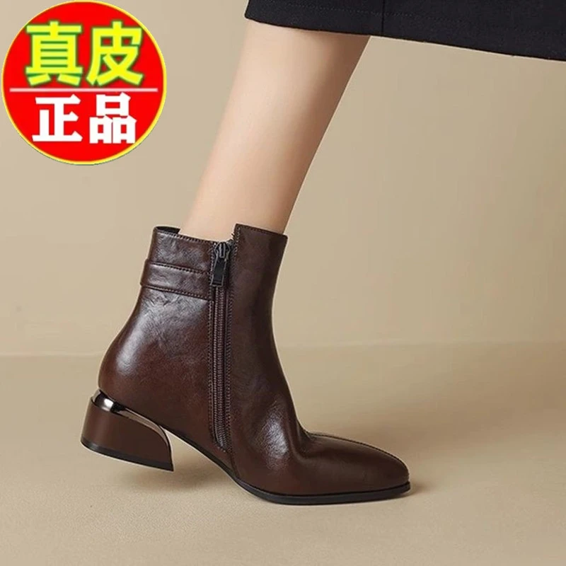 【万达撤柜】法式中跟妈妈短靴2025新款秋冬加绒尖头真皮加绒粗跟靴