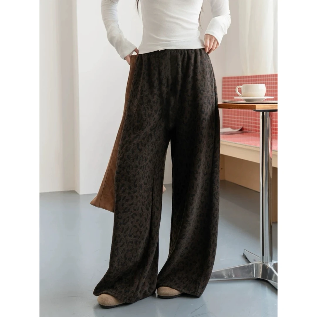高品质立体毛巾绒加绒绣豹针织休闲裤阔腿拖地裤