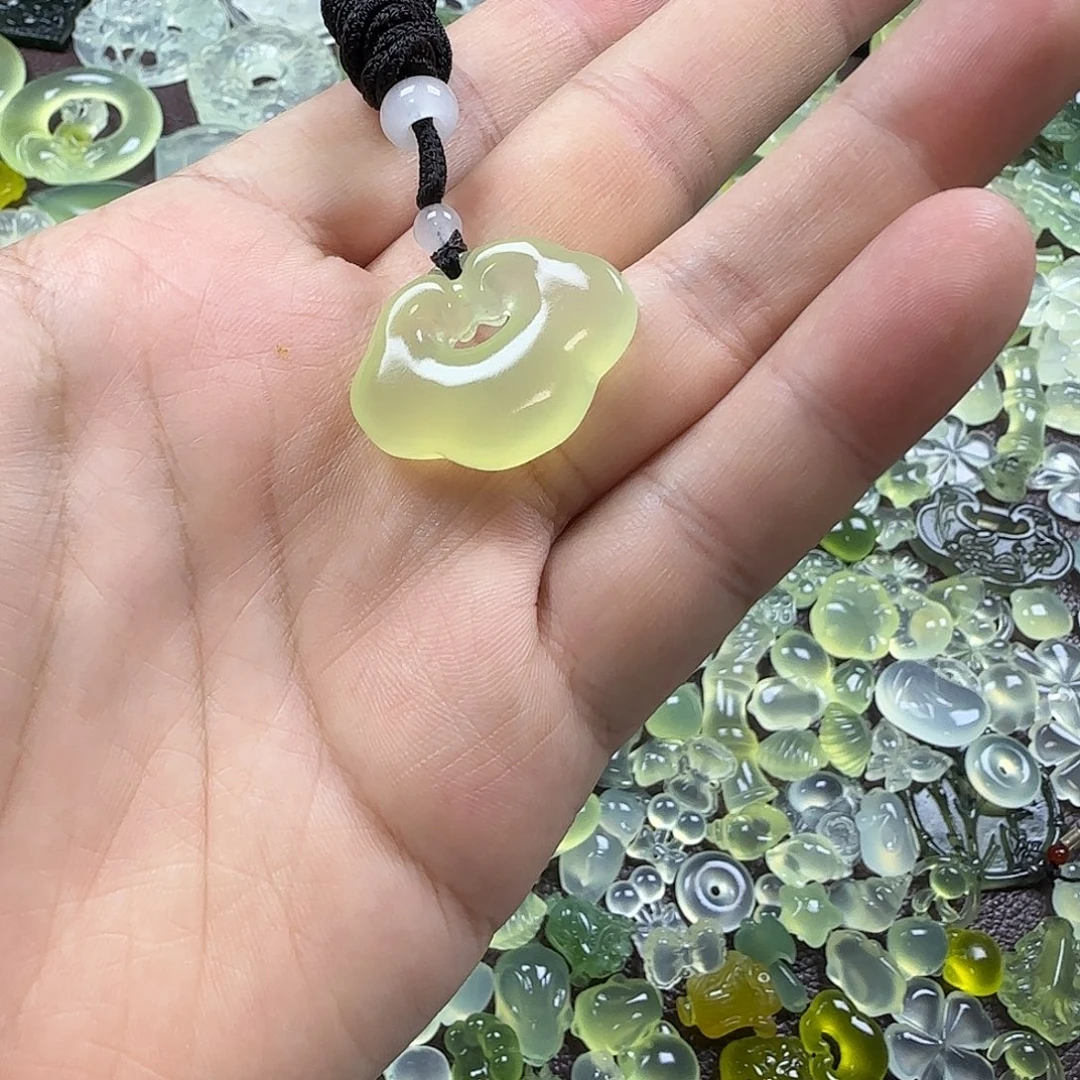 蛇纹石玉未镶嵌岫玉吊坠