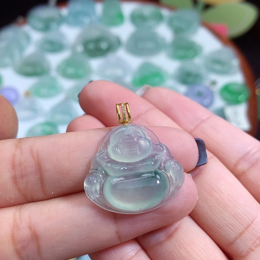 翡翠未镶嵌颈饰佛公