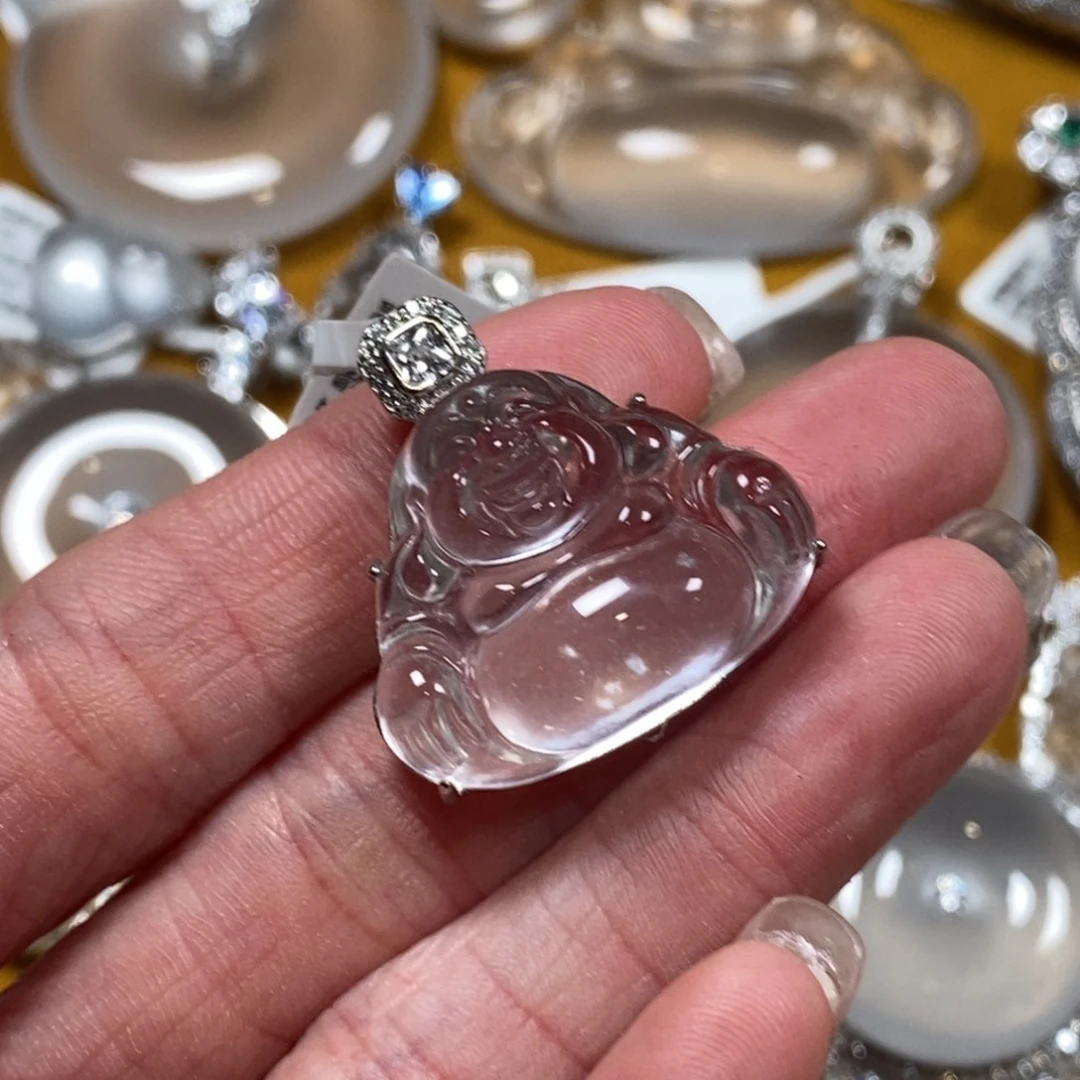 爱***们石英质玉银S925镶嵌颈饰雪花棉黑钢佛