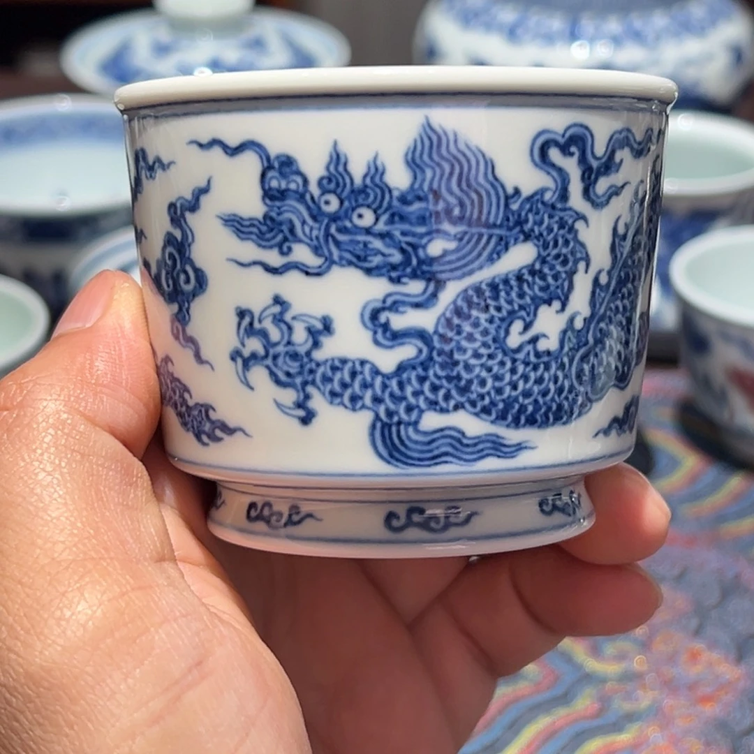 陶精品青花明龙纹龙天杯口内径约6.9厘米