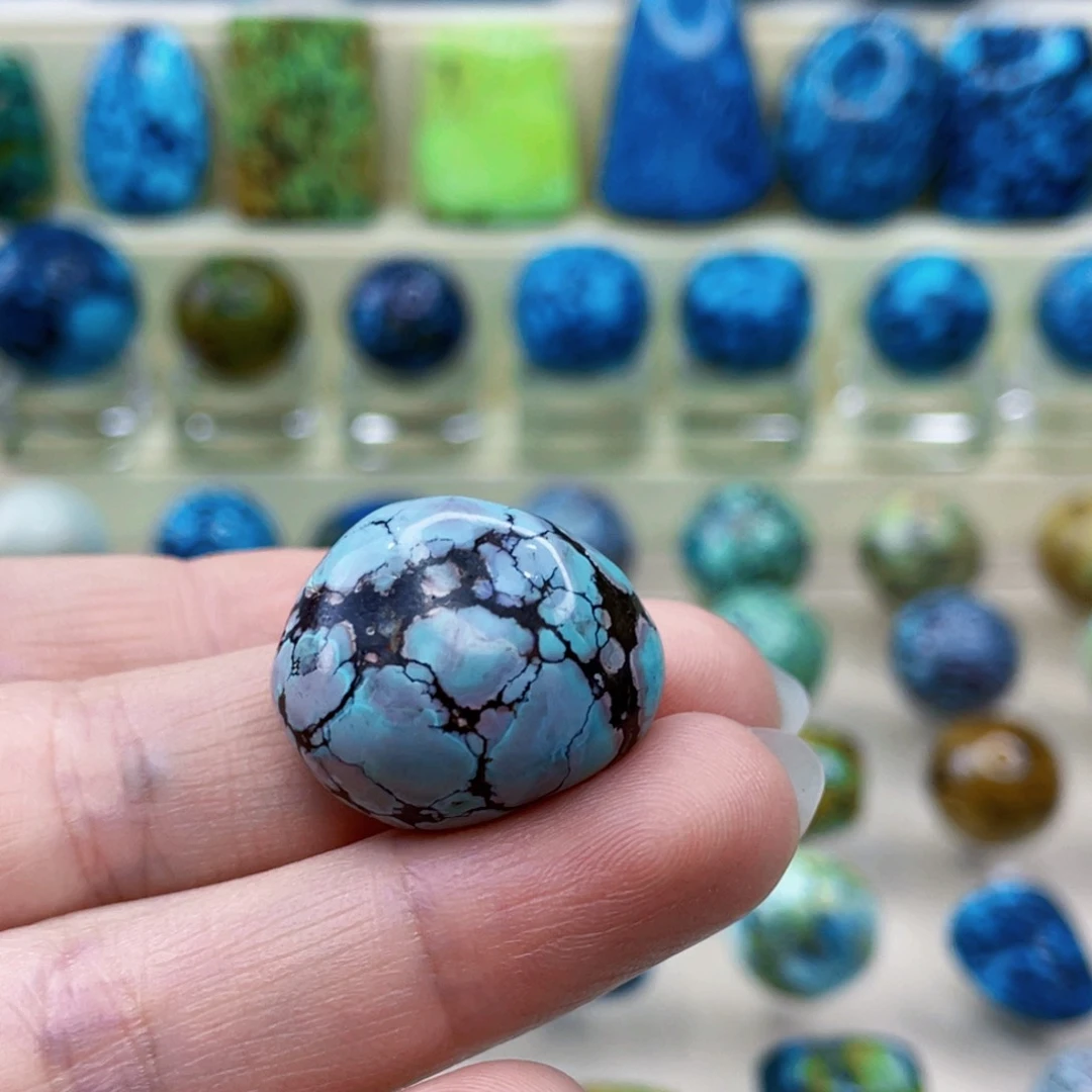 未镶嵌绿松石颈饰