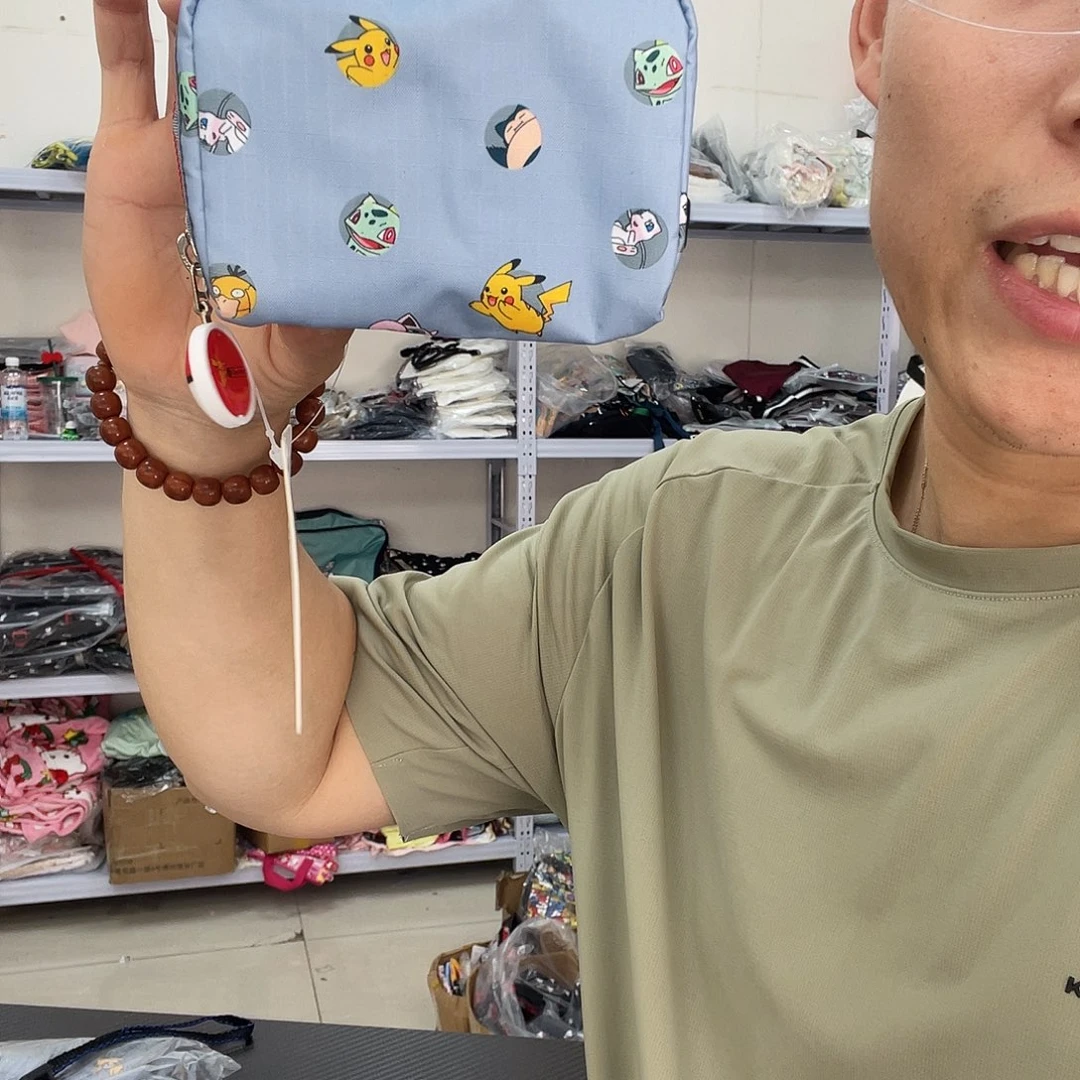 PU化妆包等各种产品和