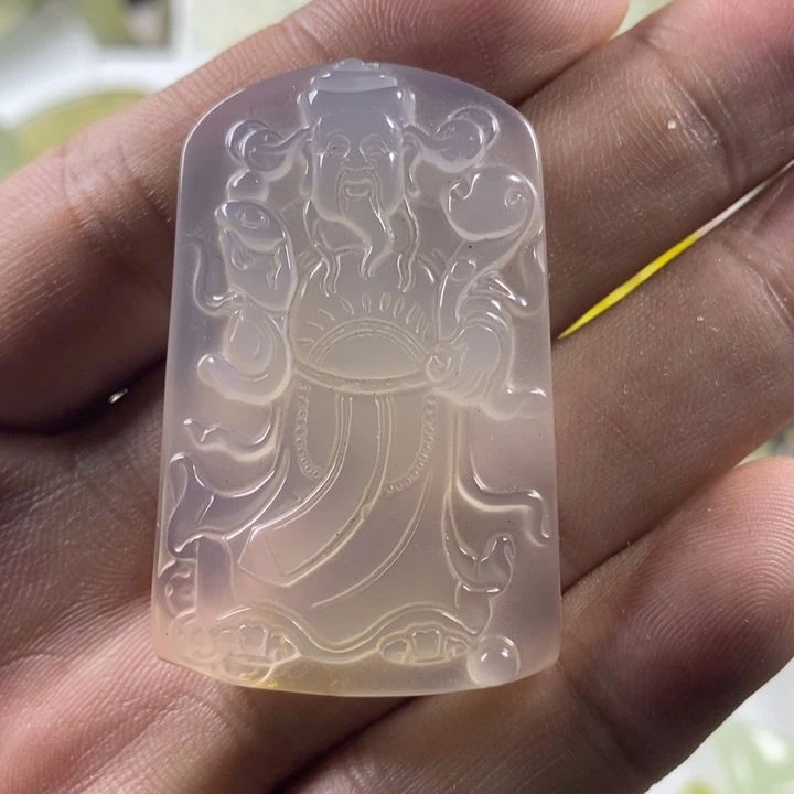 兔***绒岫玉未镶嵌颈饰天然