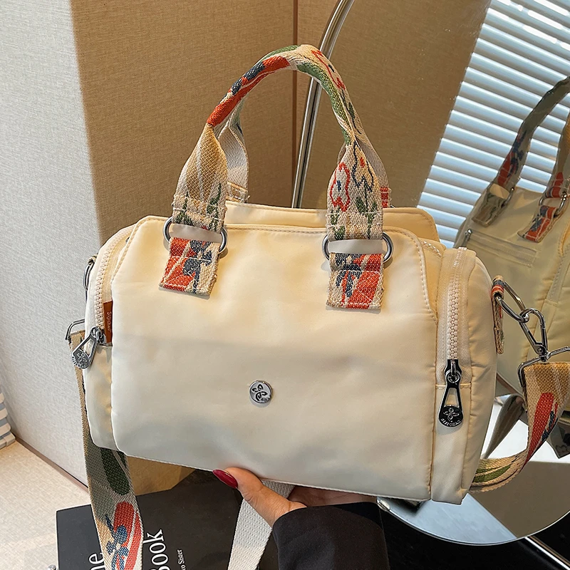 日常出行简约百搭宽肩带通勤包包女2025新款妈咪大容量斜挎托特包