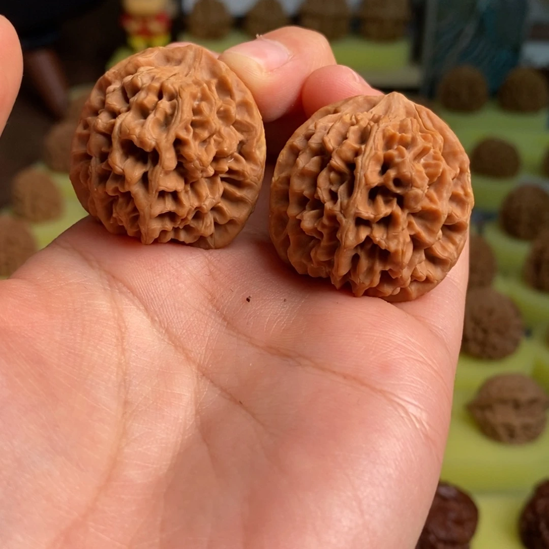 觀***在核桃秦岭闷尖狮子头33瑕疵