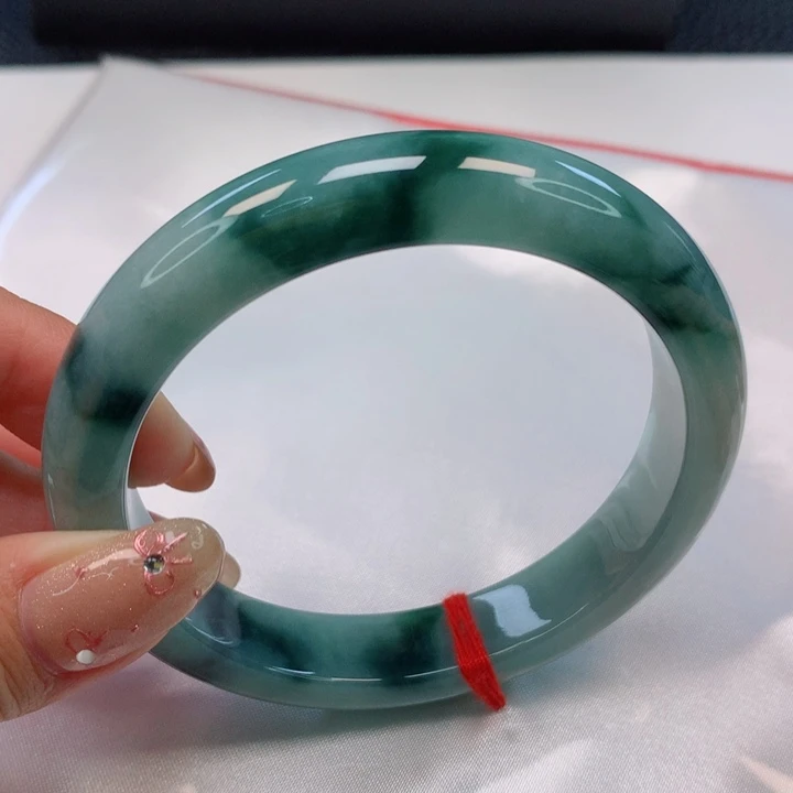 翡翠手镯未镶嵌59圈