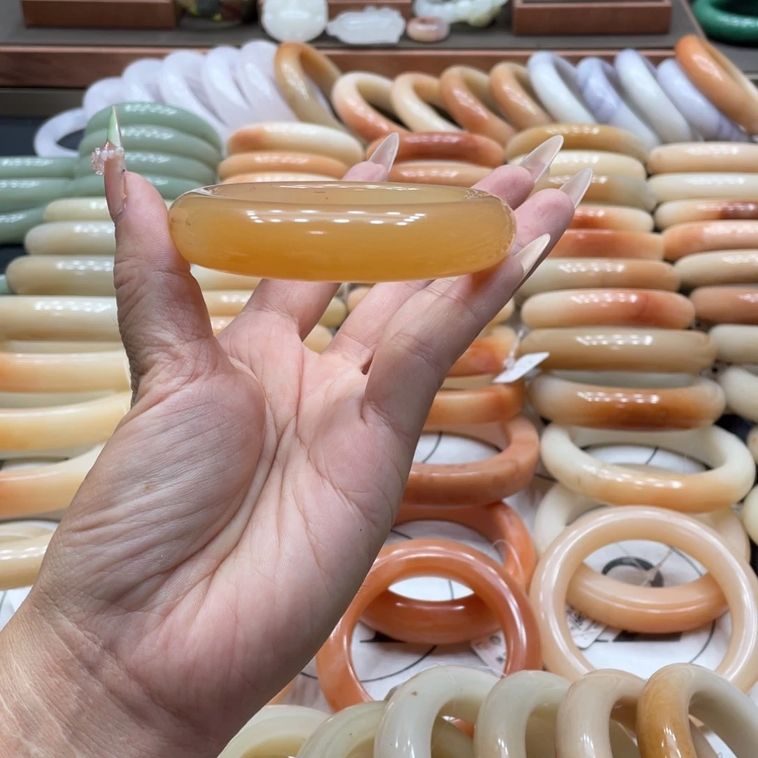 s***u石英质玉手镯未镶嵌