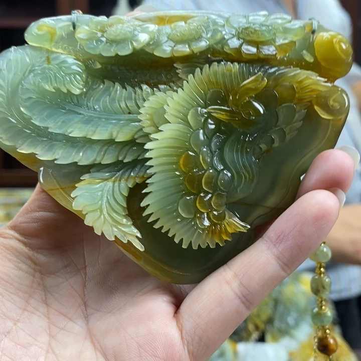 未镶嵌蛇纹石玉颈饰