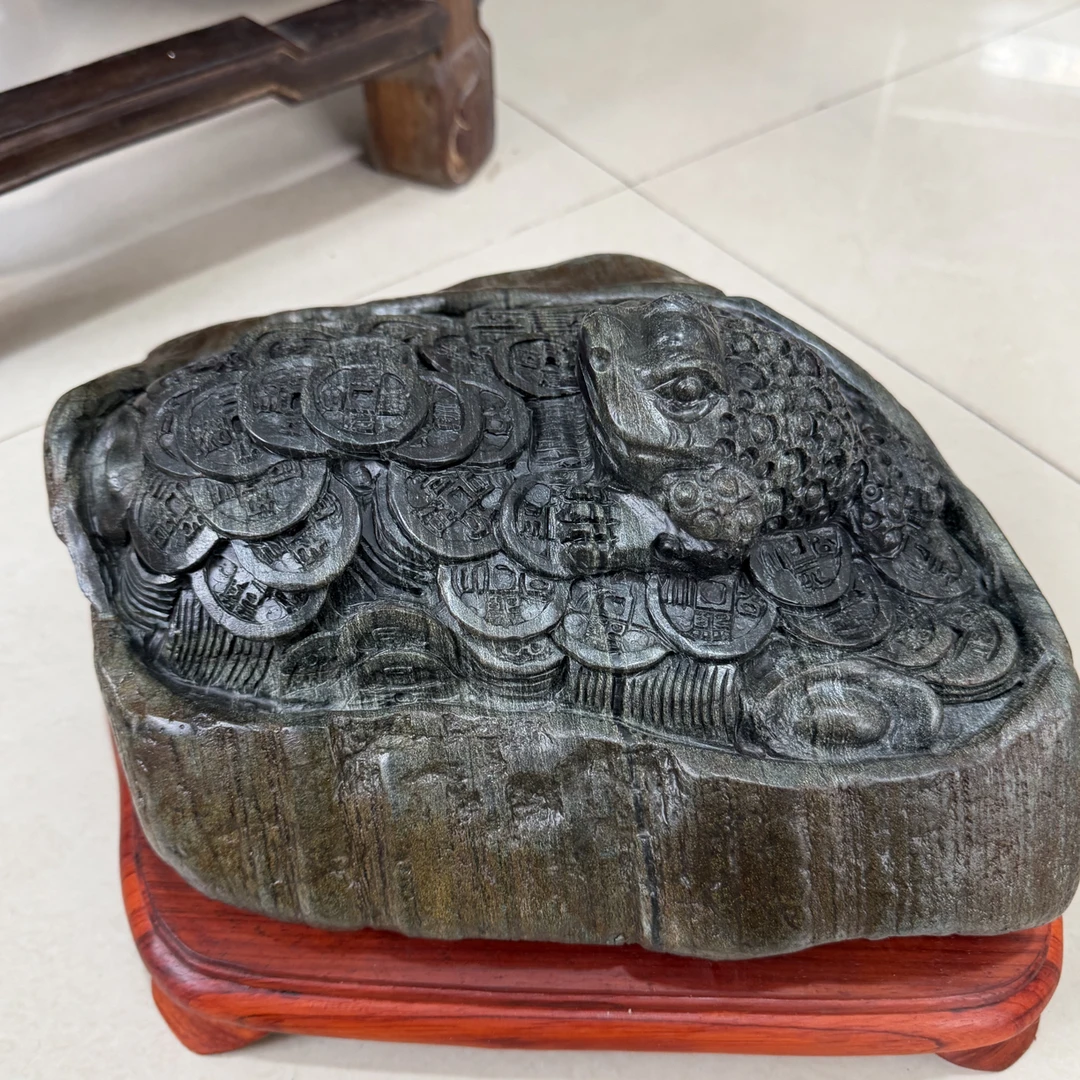 青岛崂山绿石 海淘石雕刻的钱袋子