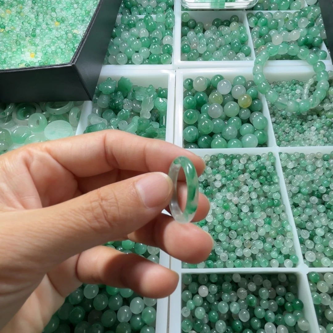 石英质玉（非洲翠）合金戒指微瑕