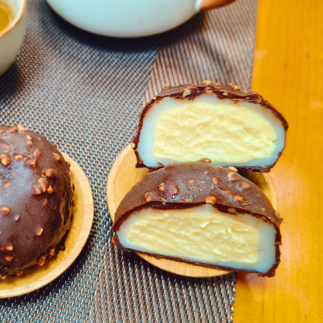 巧克力脆皮冰皮月饼软糯浓香中秋送礼高端礼盒