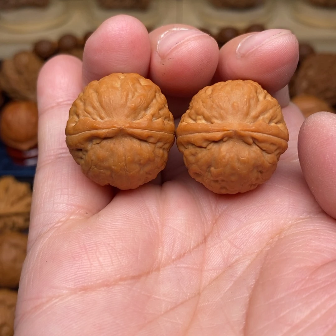 文玩核桃把件手捻玉石