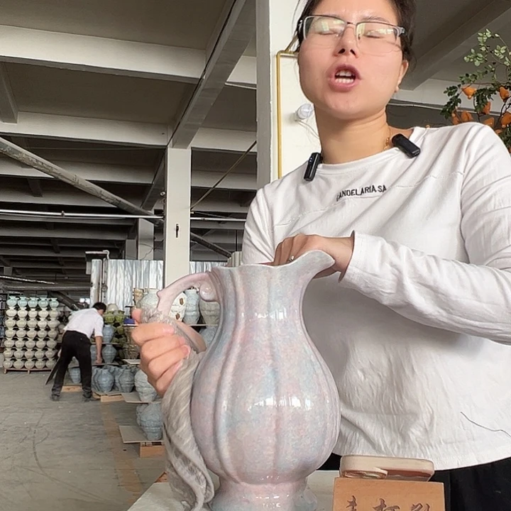 景德镇陶瓷花瓶工厂