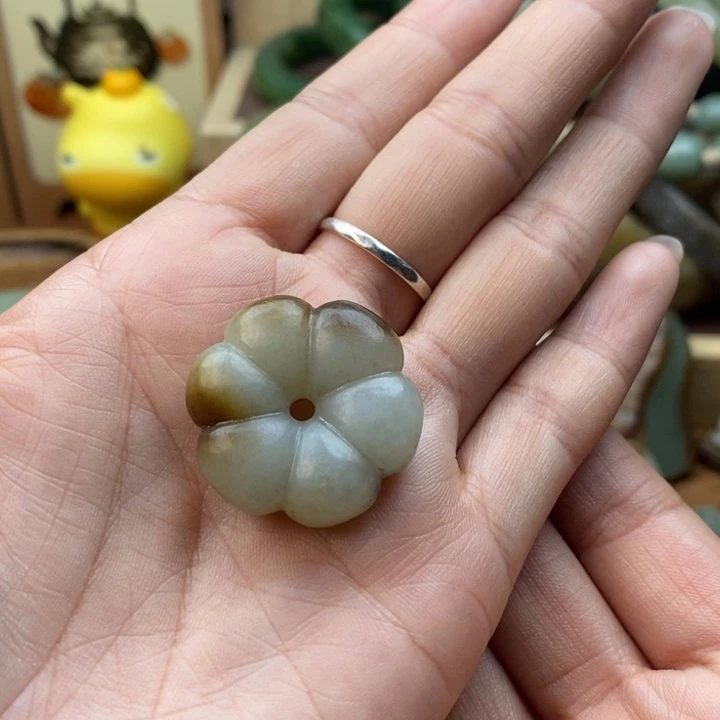 和田玉（糖玉）未镶嵌颈饰