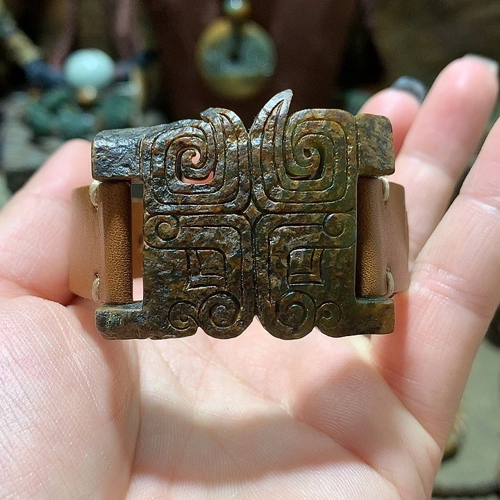 未镶嵌岫岩河磨玉（透闪石质玉）挂件