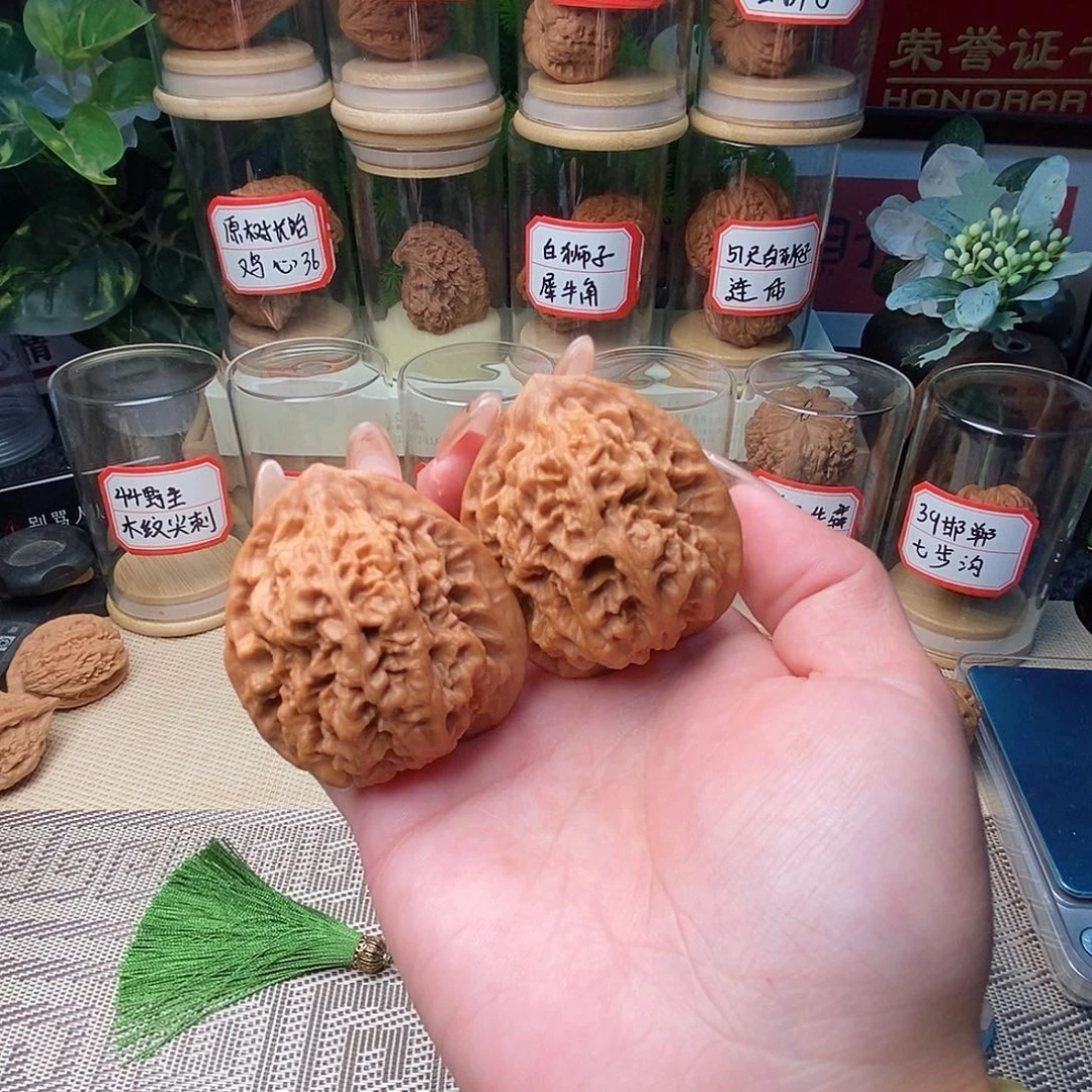 乔***.把件文玩核桃两队……956