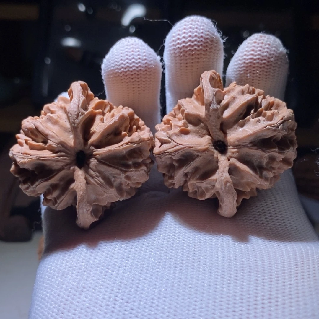 嗨***皮文玩核桃吊坠苹果42.5