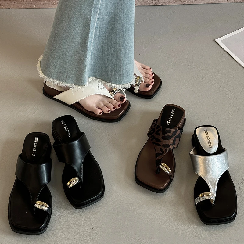 贾不假韩系套趾拖鞋女款外穿2025秋冬新款复古百搭坡跟凉拖鞋穿搭