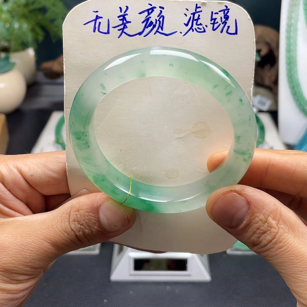 未镶嵌手镯石英质玉