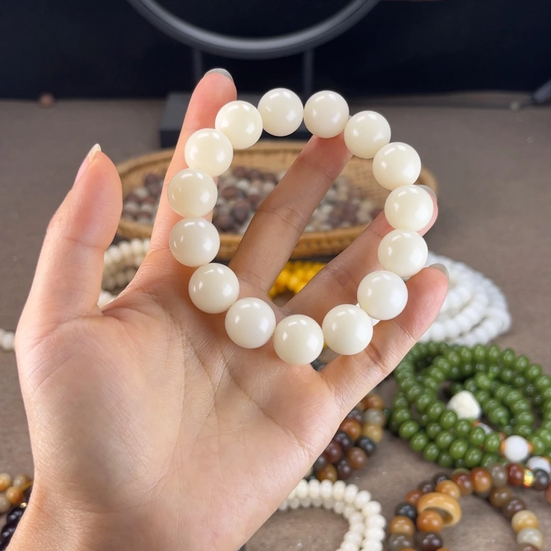 白玉菩提吊坠菩提