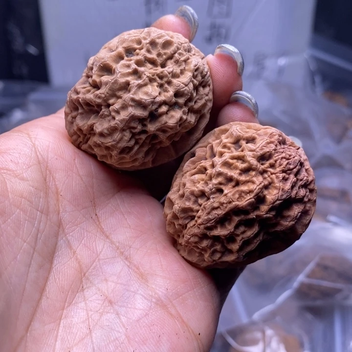 文玩核桃把件云南野生铁核桃90号38mm